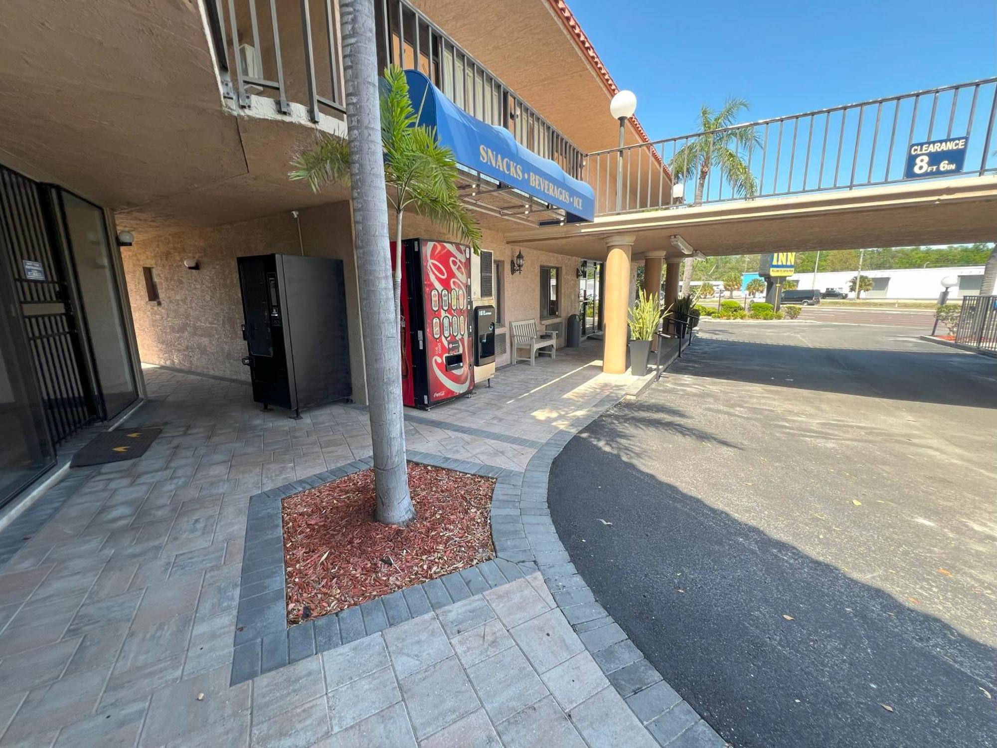 Tarpon Shores Inn Tarpon Springs Exterior photo